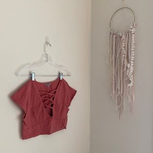 Peach Crop with Crisscross